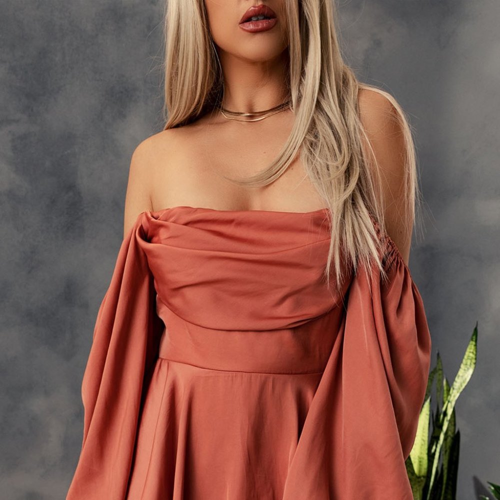 Square Neck Bubble Sleeves Layered Romper. barbiecore - Picture 6 of 10